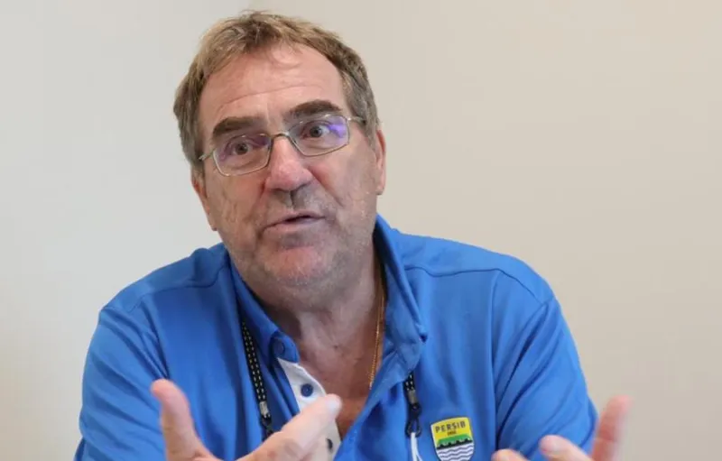 Robert Alberts Ungkap Alasan Sengketa Gaji Persib Berujung Sanksi FIFA