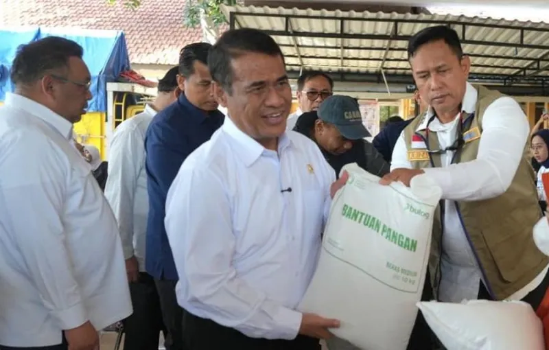 Kepala Bapanas dan Dirut Bulog Pantau Penyaluran Bantuan Pangan di Surabaya