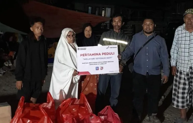 Pertamina Patra Niaga Salurkan Bantuan Kemanusiaan dan Jamin Ketersediaan Energi Pasca Gempa NTT