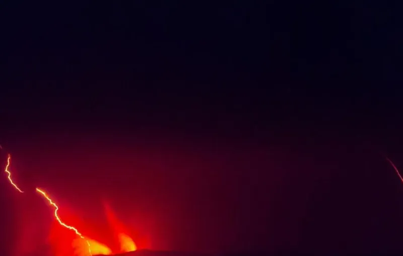 Petir Vulkanik Terdeteksi Saat Erupsi Anak Krakatau, BMKG Jelaskan Mekanismenya