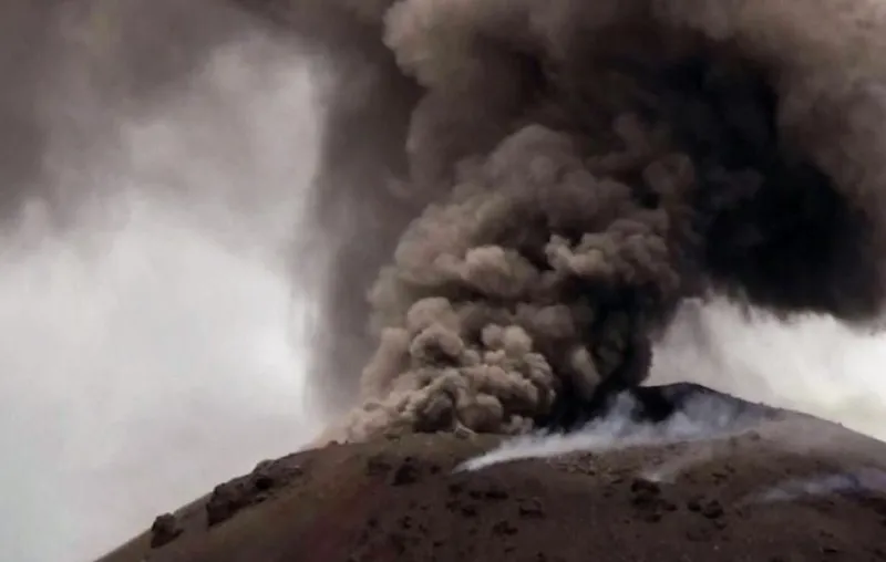 Pakar UGM Jelaskan Penyebab Erupsi Bersamaan Enam Gunung Api di Indonesia