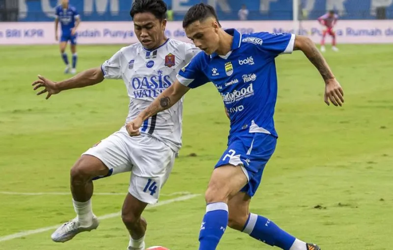 Eliano Reijnders Tertahan di Bandara Akibat Erupsi Anak Krakatau, Absen Laga Persib vs PSM