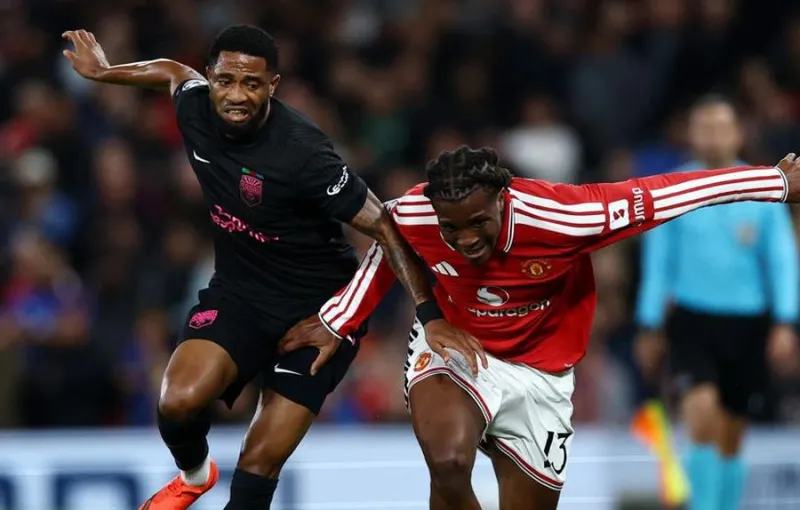 Carrick Puas dengan Penampilan Dorgu sebagai Bek Kiri Manchester United