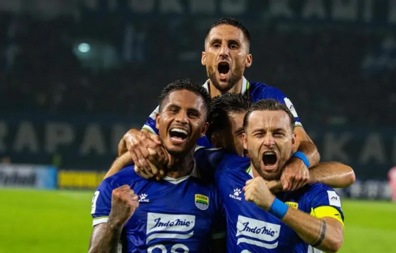 Kapten Persib Marc Klok Tekankan Tekad Membuat Bobotoh Bangga Hadapi Persija