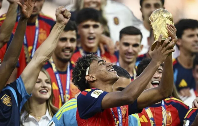 João Cancelo dan Hansi Flick Dukung Lamine Yamal Sebagai Kandidat Utama Ballon d'Or 2026