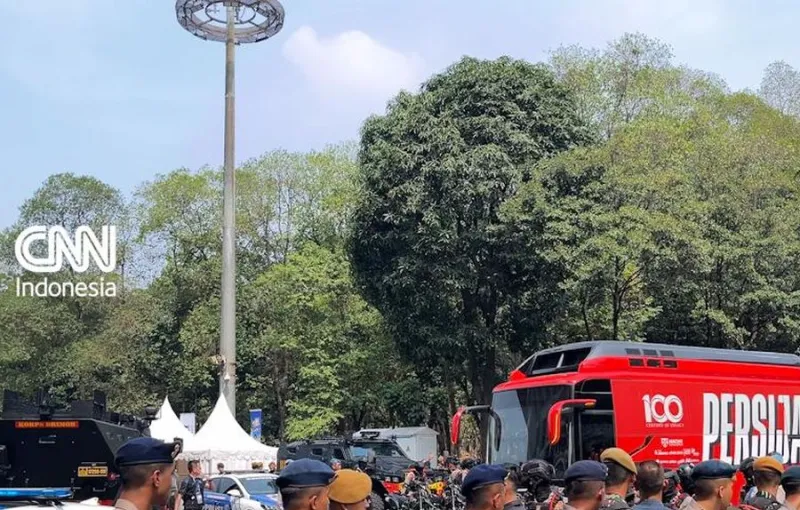Persib Dihujat Jakmania Saat Masuk SUGBK, Persija Disambut Hangat