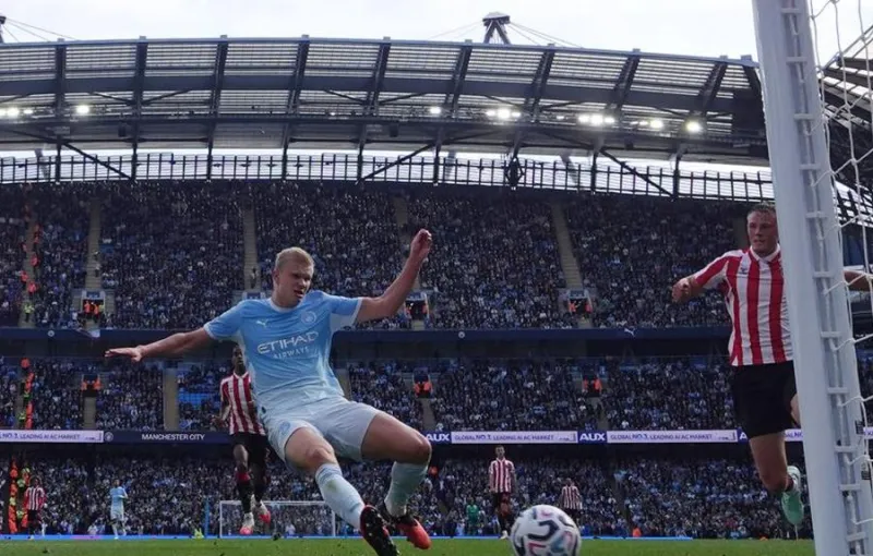 Manchester City Menang 5-3 atas Sunderland, Liverpool Kalah 0-1 atas Bournemouth
