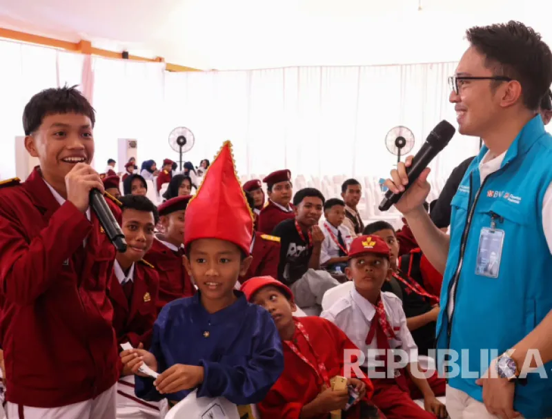 Siswa Sekolah Rakyat Belajar Menabung Melalui Rekening Bank