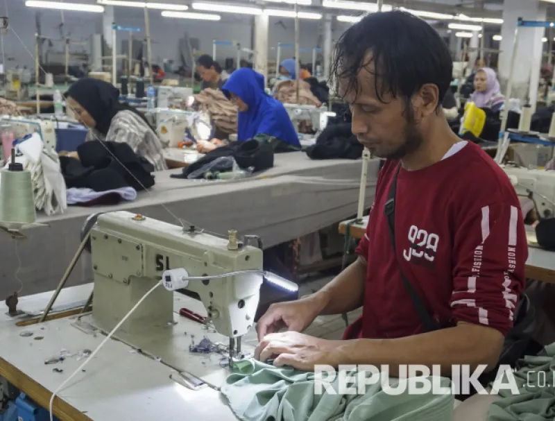 Akademisi Nilai Revitalisasi Industri Tekstil Bisa Perkuat Manufaktur Nasional