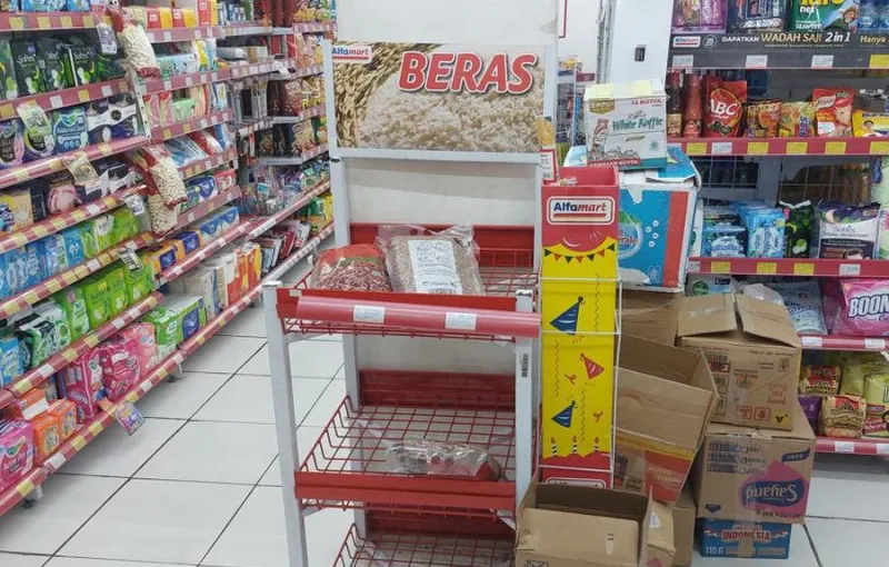 Bapanas Sebut Penarikan Beras Fortifikasi Picu Langkanya Beras Premium 5 Kg di Ritel Modern