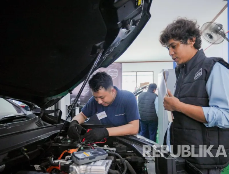 Chery Uji Keterampilan 212 Teknisi untuk Menangani Kendaraan Elektrifikasi