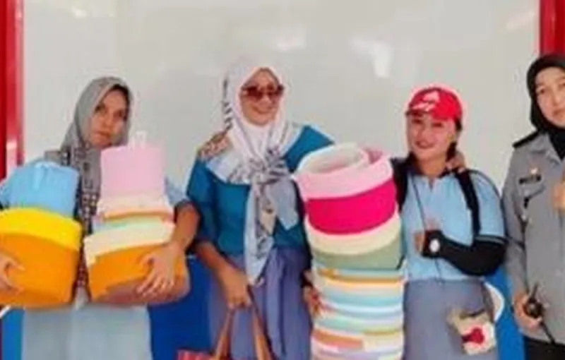 EKKYTA Kembangkan Kerajinan Tangan dari Hobi Merajut