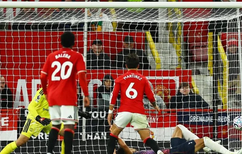 MU Imbang Lawan Tottenham, Tertinggal Sembilan Poin dari Puncak
