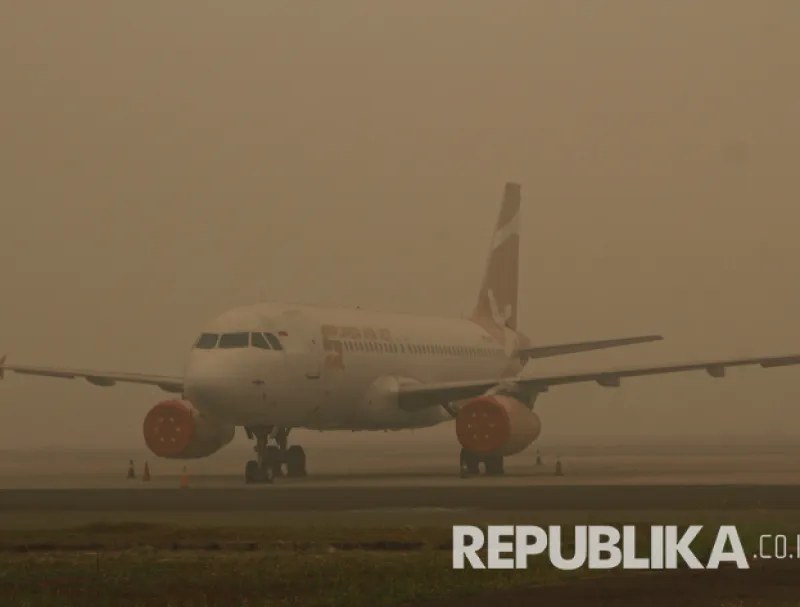 Karhutla Berdampak pada 1.673 Penerbangan, Kemenhub Awasi Operasional Bandara