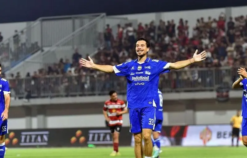 Thom Haye Keluhkan Padatnya Jadwal dan Minimnya Fasilitas Pemulihan Persib