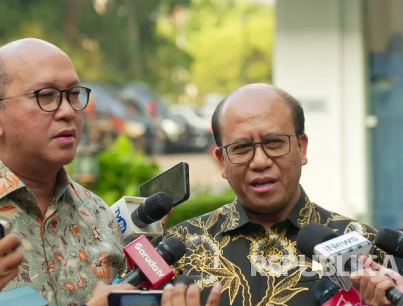 Prabowo Minta PLN Percepat Transformasi dan Penggunaan Panel Surya 100 GW